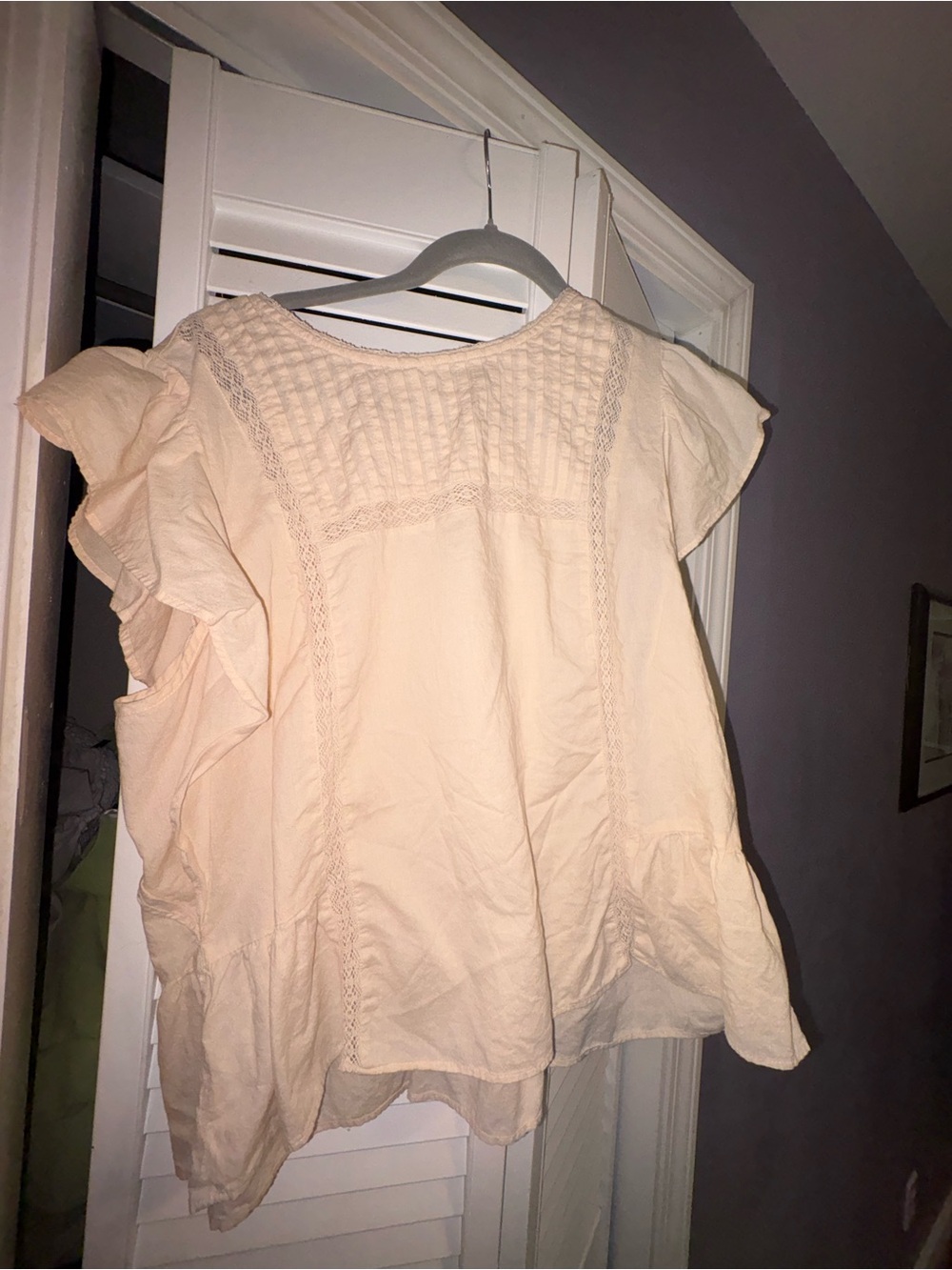 Jessica Simpson Cream Ruffle Sleeve Blouse